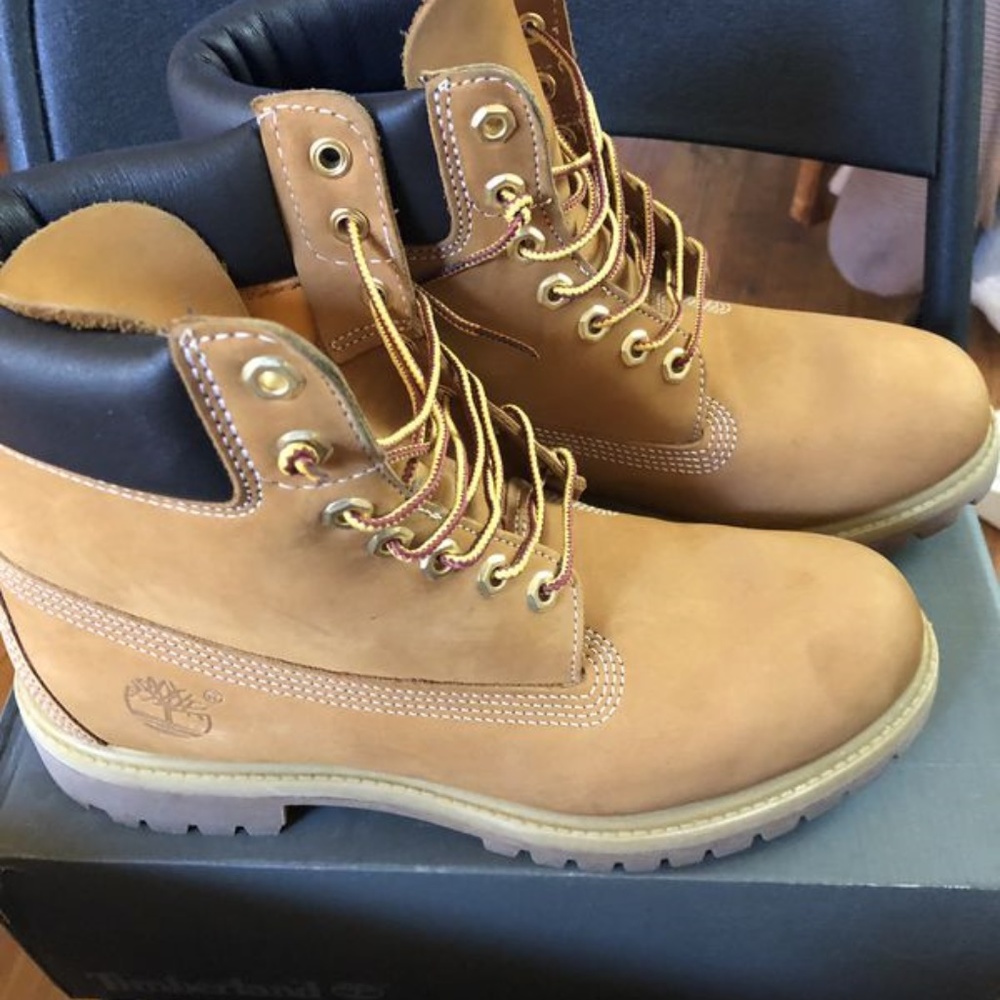 Timberland's Men's Size 8 1/2 (Wheat)